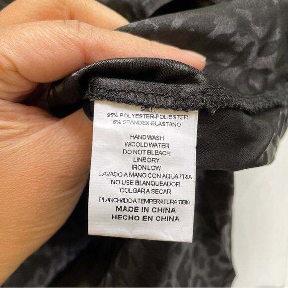 SIX FIFTY CLOTHING Black Neck Tie blousy sateen Freya Top‎ size Small New! - Picture 7 of 9